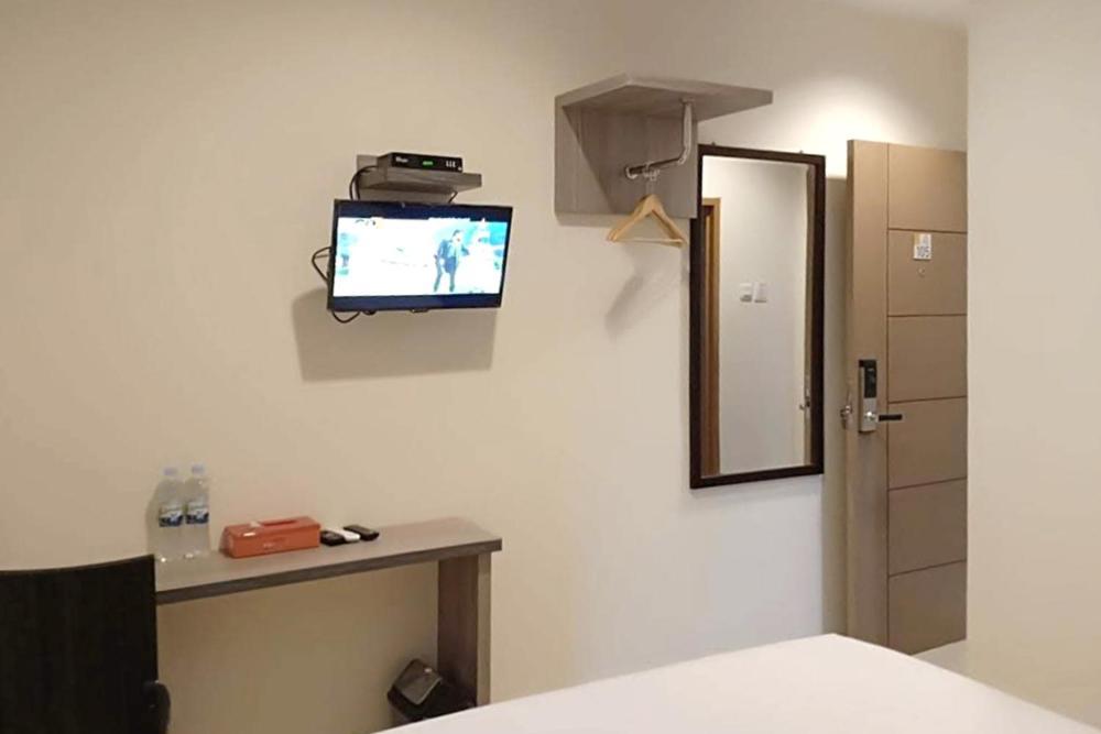 Twospaces Living At Maximus Inn Palembang Exteriör bild