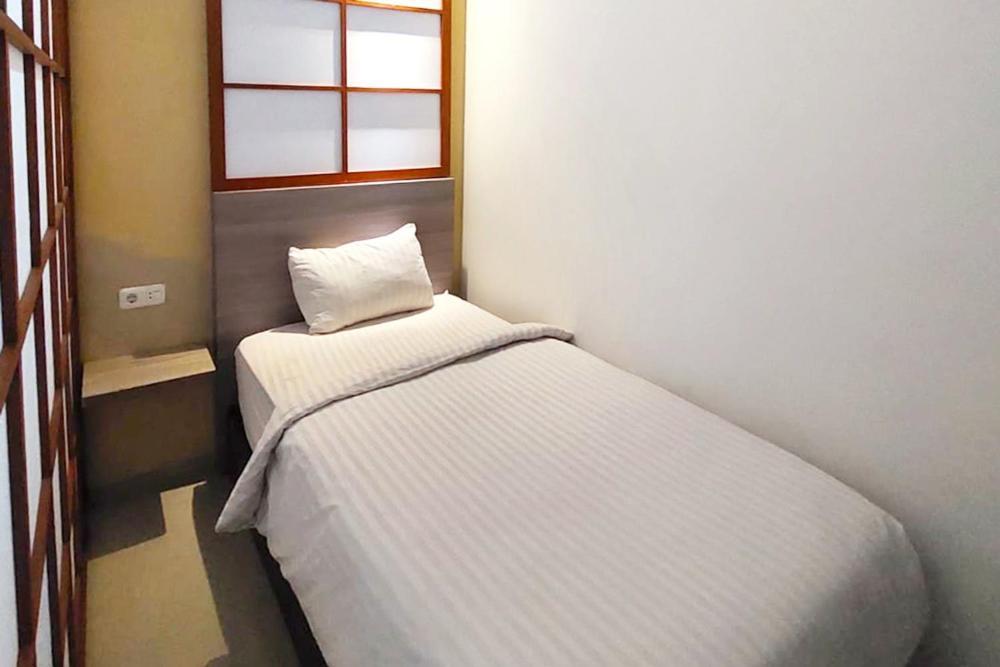 Twospaces Living At Maximus Inn Palembang Exteriör bild